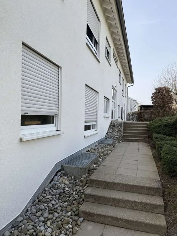 Immobilie in Walddorfhäslach - Helle und geräumige 2-Zimmer-Wohnung mit Balkon und Stellplatz im Freien zu verkaufen! - Bild 1