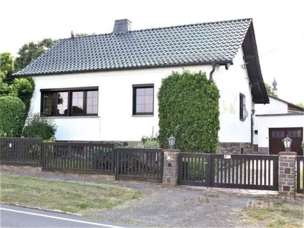 Immobilie in Colditz - Preissenkung! EFH für Privat und/ oder kleinen Handwerksbetrieb... auf großem, abgeschirmten Grundstück. - Bild 0