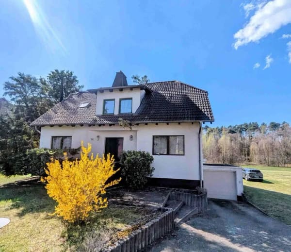 Immobilie in Bad Muskau - Mužakow - Gute Aussichten für Ihr künftiges Wohnen! Großes Wohnhaus in ruhiger Lage von Bad Muskau/Köbeln - Bild 0