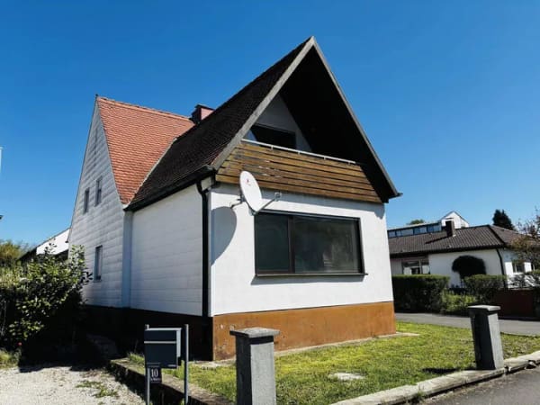 Immobilie in Haßfurt - *TOP-PREIS* Frisch modernisiertes Haus mit Hallen/Garagenflächen im stadtnahen Grün, Nfl. 900m², Wfl. 155m², Grund 1.919m² - Bild 2