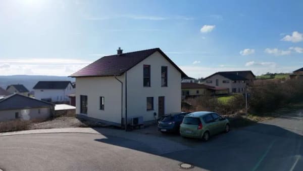 Immobilie in Schmidmühlen - Attraktives Einfamilienhaus mit großem Garten in Schmidmühlen - Bild 2