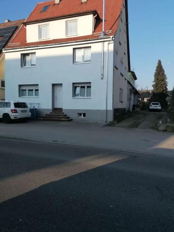 Immobilie in Trossingen - MFH -Kapitalanlage mit 3 Wohneinheiten u.  Stellplätzen - Bild 2