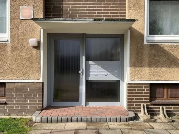 Immobilie in Rinteln - Angebot für Kapitalanleger!
Zuverlässig vermietete Zwei-Zimmer-Wohnung in der Rintelner Nordstadt - Bild 1