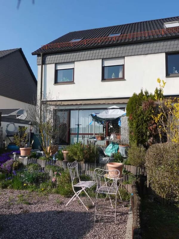 Immobilie in Friolzheim - Charmante Doppelhaushälfte mit Kamin, Garten und vielseitigem Raumangebot in Friolzheim - Bild 0