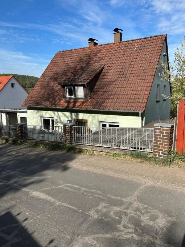 Immobilie in Bad Salzschlirf - Attraktives Einfamilienhaus mit Garten und Ausbaupotenzial in Bad Salzschlirf - Bild 1