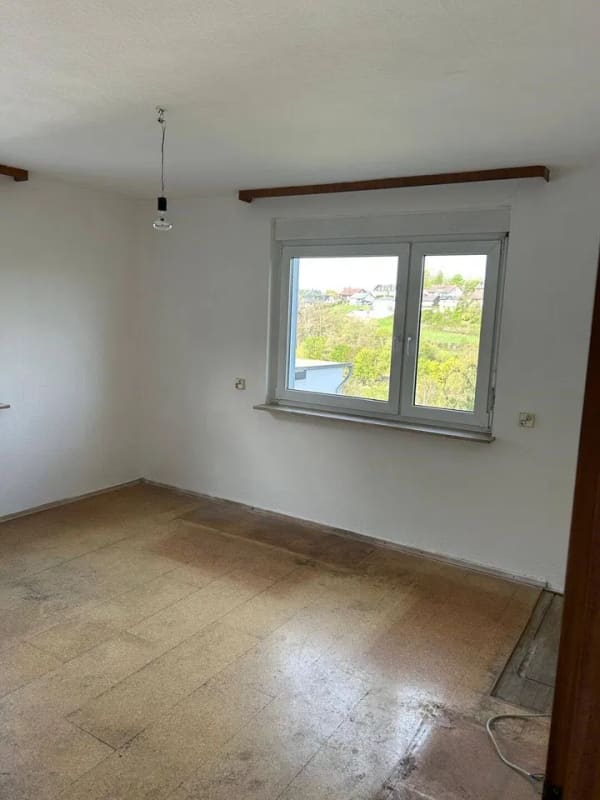Immobilie in Bad Salzschlirf - Attraktives Einfamilienhaus mit Garten und Ausbaupotenzial in Bad Salzschlirf - Bild 3