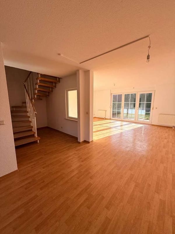 Immobilie in Neubrandenburg - Ihr neues Zuhause: Gemütliches Reihenhaus mit Garten für die ganze Familie in Neubrandenburg-Broda - Bild 2