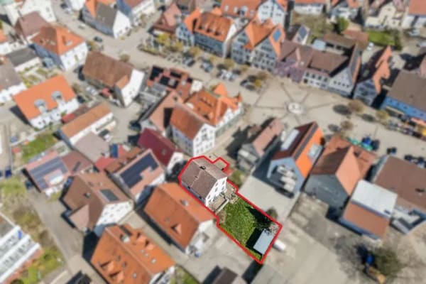 Immobilie in Bad Buchau - Freistehendes Einfamilienhaus mit Garten in zentraler Innenstadtlage in Bad Buchau - Bild 1