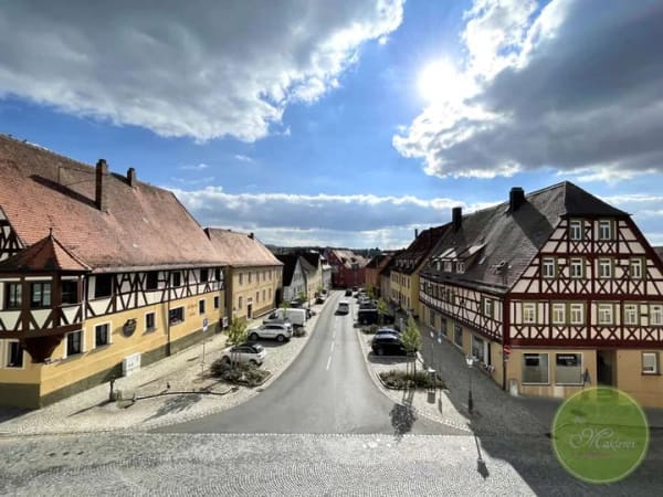 Immobilie in Neustadt an der Aisch - ** BESTLage ** in historischer Altstadt ** DIE Top 3 Zimmer-Garten-Whg ** 120 qm ** 2 Stellplätze - Bild 1