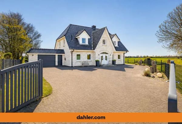 Immobilie in Westerdeichstrich - Exklusive Landhausvilla in privilegierter Lage von Büsum / Stinteck – in direkter Nordsee-Lage! - Bild 0