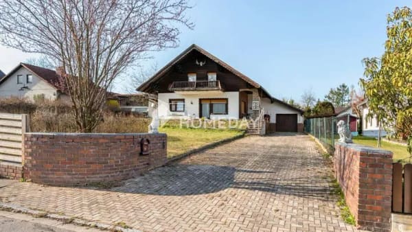 Immobilie in Nittenau - Entwicklungspotential: 4-Parteien Mehrfamilienhaus - Baugenehmigung für 8 Parteien vorliegend - Bild 0