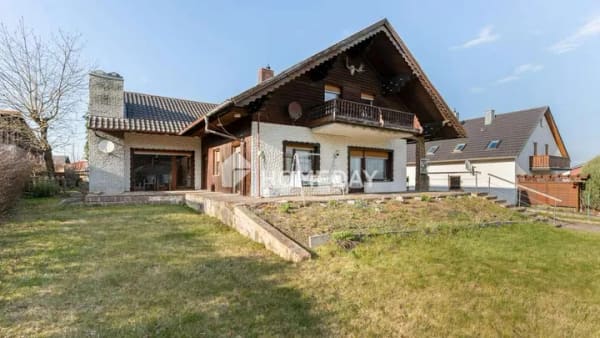 Immobilie in Nittenau - Entwicklungspotential: 4-Parteien Mehrfamilienhaus - Baugenehmigung für 8 Parteien vorliegend - Bild 1