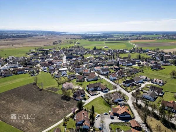 Immobilie in Kottgeisering - Exklusive Landhaus-Idylle mit unverbaubarem Blick ins Ampermoos - Bild 1