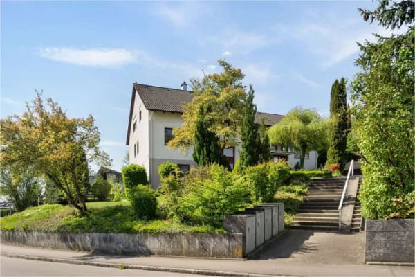 Immobilie in Elchingen - Dreifamilienhaus in sehr guter Lage – zwei freie Einheiten mit Miet- und Wertsteigerungspotenzial - Bild 2