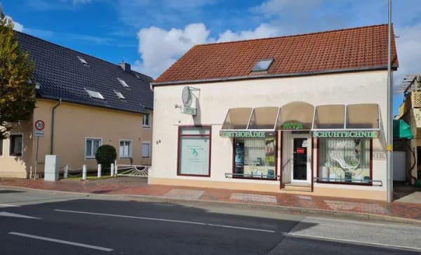 Immobilie in Brake - RESERVIERT-Wohn- und Geschäftshaus in guter Lage Nähe Zentrum - Bild 2