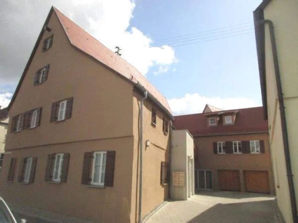 Immobilie in Nördlingen - Mitten in der Altstadt: Gepflegte 2 Zimmer Wohnung mit Einbauküche - Bild 0