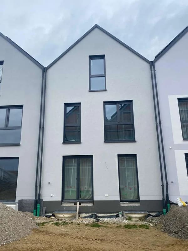 Immobilie in Köfering - QNG 40- komplett bezugsfertig - Zuhause mit viel Platz in einem modernen Reihenhaus in Köfering - Bild 0