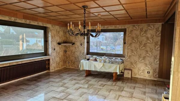 Immobilie in Zuzenhausen - Großzügiges Einfamilienhaus mit 11 Zimmer in Zuzenhausen (auch WG-geeignet!) - Bild 2