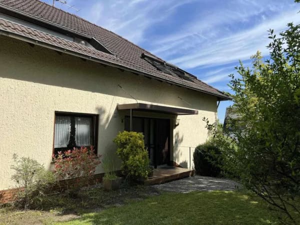 Immobilie in Vallendar - Freistehendes 2-Familienhaus m. Loggia, Terrasse, Garten, Garage u. Stellpl - Bild 0