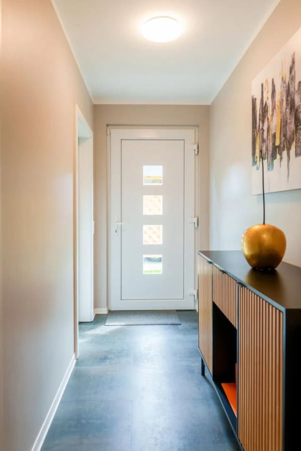 Immobilie in Bad Köstritz - Einziehen & wohlfühlen: neuwertiges EFH mit Erdwärmeheizung, Terrasse und ca. 118 m² Wohnfläche in Top-Zustand in Caaschwitz! - Bild 2