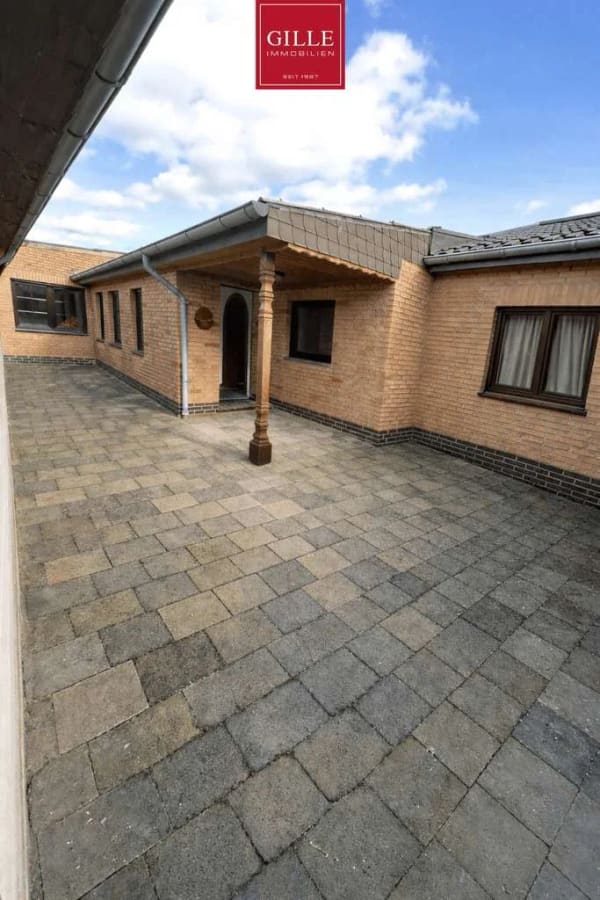 Immobilie in Rommerskirchen - Neuer Preis! Verwirklichen Sie Ihren Wohntraum - Bungalow mit Garage, großem Garten, Wärmepumpe - Bild 1