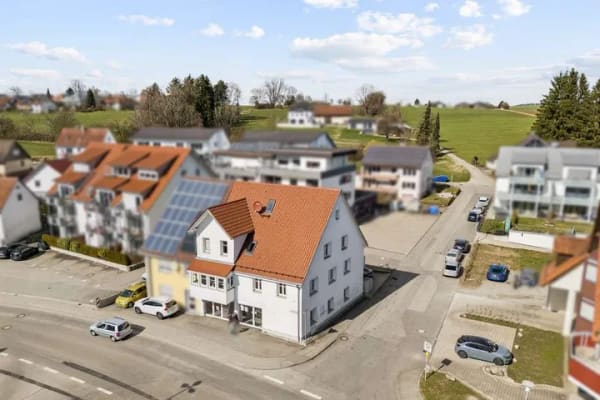 Immobilie in Mittelbiberach - Renditestarkes Mehrfamilienhaus mit Gewerbeeinheit in Mittelbiberach - Bild 2