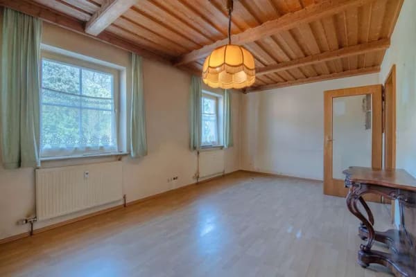 Immobilie in Walsdorf - Ausbaufähiges Mehrparteienhaus mit großer Scheune und Werkstatt in Walsdorf - Bild 2