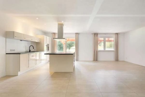 Immobilie in Falkenberg - Mit Einbauküchen, Fußbodenheizung, Photovoltaik, Pool, Garagen: Moderner Bungalow in Falkenberg - Bild 4