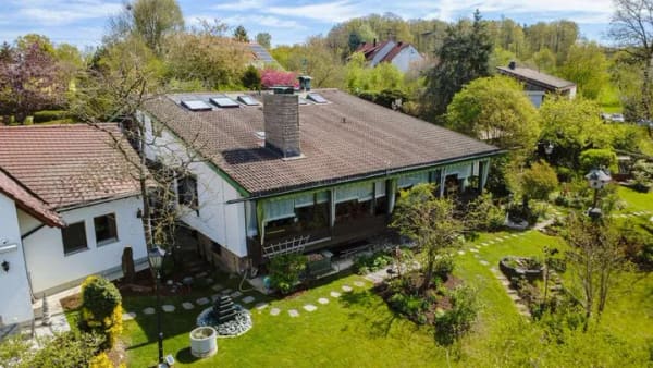Immobilie in Emskirchen - Repräsentative Unternehmervilla in bester Wohnlage, ca. 1.670 m² Grund, ca. 282 m² Wohnfläche ! - Bild 3
