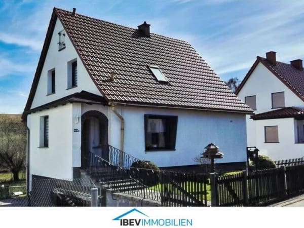 Immobilie in Mohlsdorf-Teichwolframsdorf - Gepflegtes Haus in ruhiger Lage - Bild 0