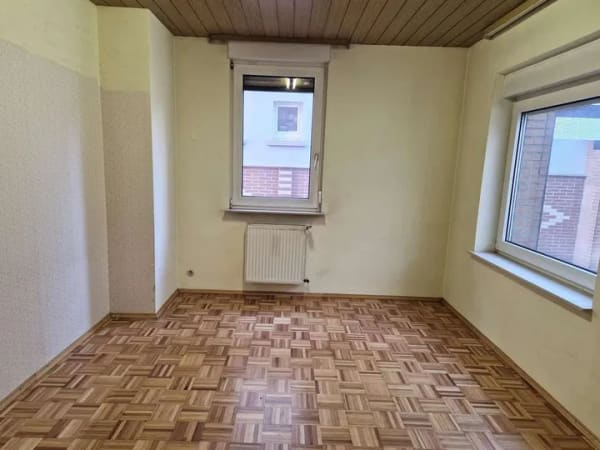 Immobilie in Bobenheim-Roxheim - Freistehendes Wohnen mit großem Grundstück und Entwicklungsmöglichkeiten - Bild 4