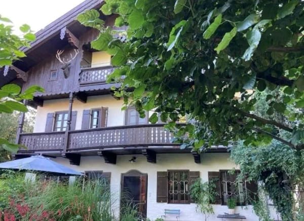 Immobilie in Übersee - Besonderheit! 3,5 Zi-OG-Whg. mit viel Charme in Toplage in Übersee/Feldwies - Bild 0