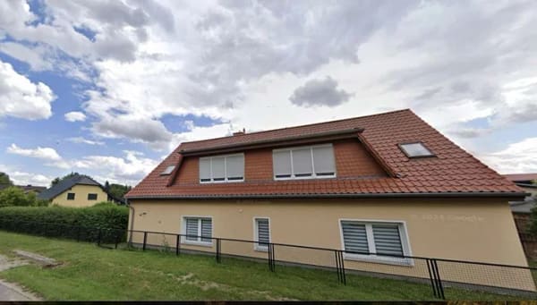 Immobilie in Werneuchen - Großzügiges ehemaliges leerstehendes Mehrgenerationshaus mit Seeblick,  in Löhme bei Berlin - Bild 0