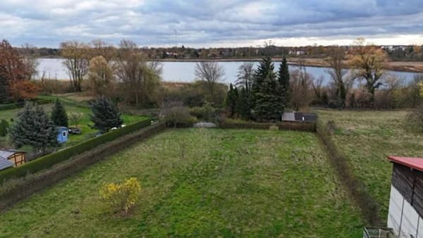 Immobilie in Werneuchen - Großzügiges ehemaliges leerstehendes Mehrgenerationshaus mit Seeblick,  in Löhme bei Berlin - Bild 2