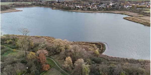 Immobilie in Werneuchen - Großzügiges ehemaliges leerstehendes Mehrgenerationshaus mit Seeblick,  in Löhme bei Berlin - Bild 3