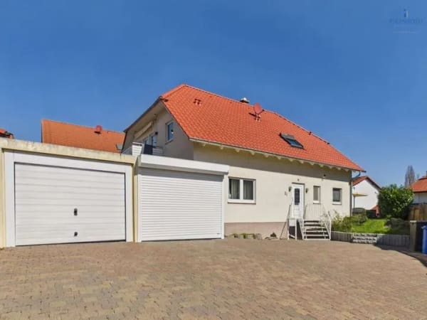 Immobilie in Kindenheim - **Schönes 1-3 Familienhaus (ca. 396m²) mit Garten, Garagen, uvm. - viele Möglichkeiten + tolle Lage! - Bild 1