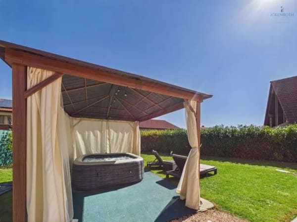 Immobilie in Kindenheim - **Schönes 1-3 Familienhaus (ca. 396m²) mit Garten, Garagen, uvm. - viele Möglichkeiten + tolle Lage! - Bild 3