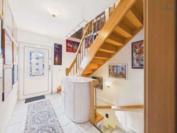 Immobilie in Kindenheim - **Schönes 1-3 Familienhaus (ca. 396m²) mit Garten, Garagen, uvm. - viele Möglichkeiten + tolle Lage! - Bild 4