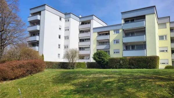 Immobilie in Aichwald - Schöne 4- Zimmer- Wohnung in beliebter Lage in Aichwald-Schanbach
Mit Balkon und  PKW-Stellplatz - Bild 3