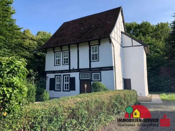 Immobilie in Bückeburg - Historisches Landhaus mit viel Platz für Familie und Homeoffice - Bild 0