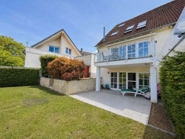 Immobilie in Essenheim - Schicke Doppelhaushälfte mit schönem Garten in Top-Lage - Bild 1