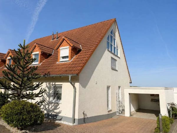 Immobilie in Essenheim - Schicke Doppelhaushälfte mit schönem Garten in Top-Lage - Bild 2