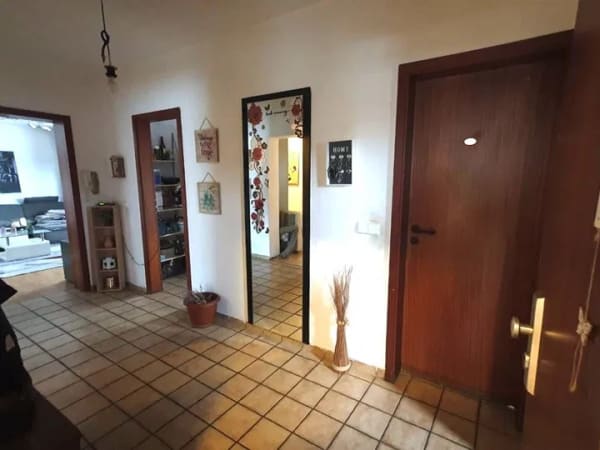 Immobilie in Rheinstetten - Großzügige 4-Zimmer-Wohnung mit Westbalkon und 3 Stellplätzen in familienfreundlicher Lage - Bild 3