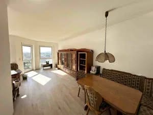 Immobilie in Geisenheim - Tolle 3 ZKB-Eigentumswohnung mit Balkon und schönem Fernblick - Bild 2