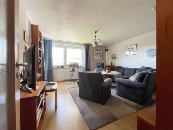 Immobilie in Ronnenberg - 3-Zimmer Wohnung mit Tiefgarage, Loggia und Fahrstuhl in Empelde  - Bild 1