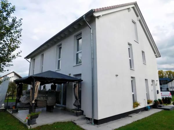 Immobilie in Neckartailfingen - Doppelhaushälfte in massiver Einstein-Qualität – Ihr neues Zuhause in Neckartailfingen. - Bild 1