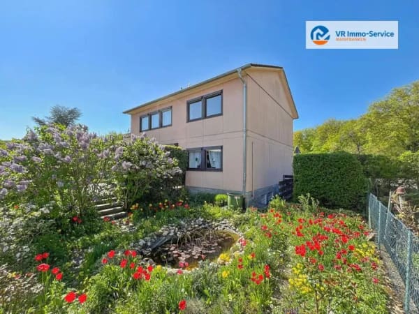 Immobilie in Höchberg - Einfamilienhaus in Höchberg: Viel Platz, Garten und die Chance, Ihr Traumhaus selbst zu gestalten - Bild 0