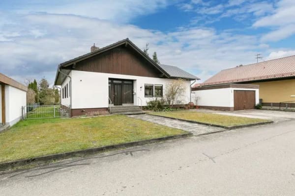 Immobilie in Illerrieden - Viel Raum für Ihre Wohnideen – EFH mit 812 m² Grundstück in ruhiger Lage - Bild 2