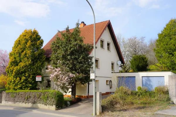 Immobilie in Hummeltal - Sommer im eigenen Garten - EFH mit 3 Garagen, Garten und Gartenhaus in Hummeltal - Bild 2