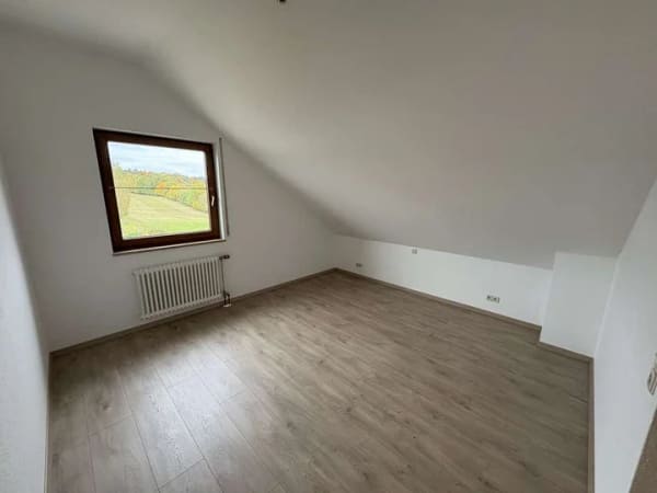Immobilie in Bad Liebenzell - Wohnen mit Weitblick-2,5 Zimmer Provisionsfrei - Bild 1